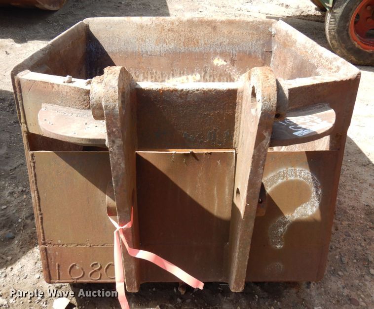image for item HR9094 EBI 48"W excavator bucket