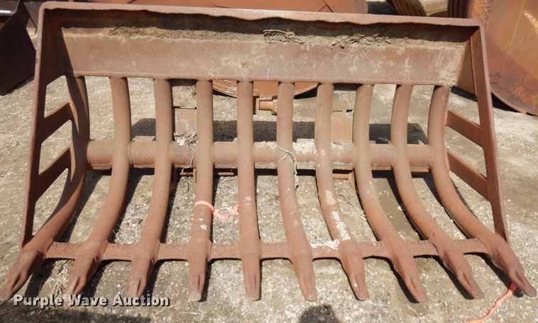 image for item HR9100 92"W rock bucket