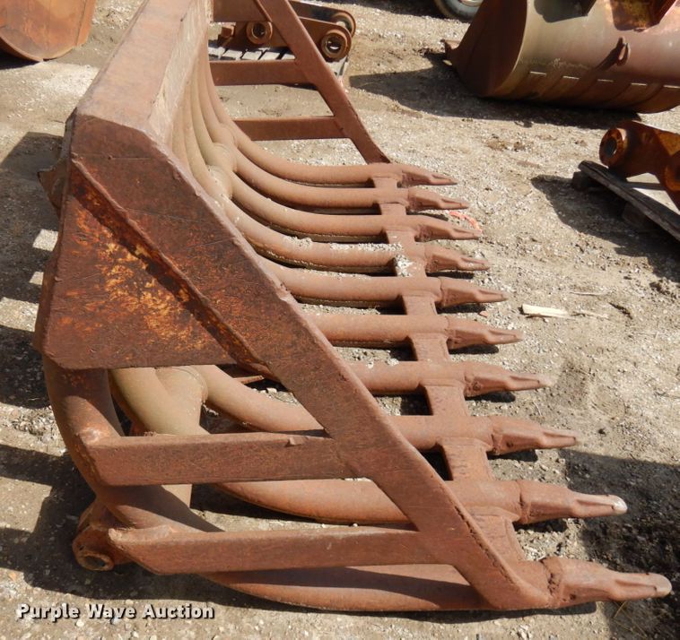 image for item HR9100 92"W rock bucket