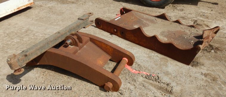 image for item HR9107 (2) excavator thumbs