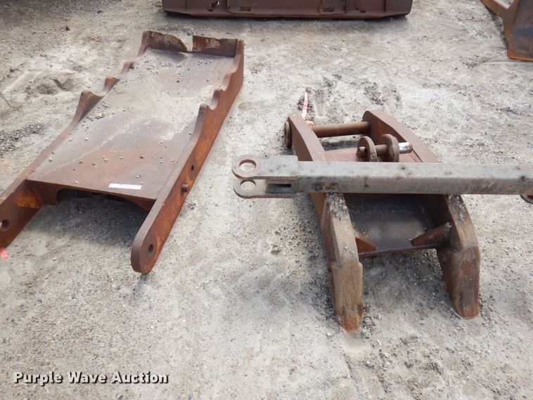 image for item HR9107 (2) excavator thumbs