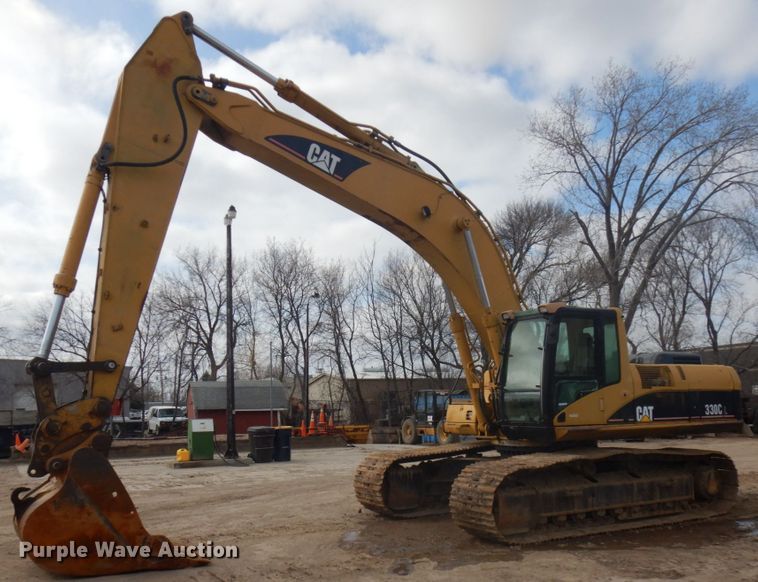 image for item HR9122 2002 Caterpillar 330C L  excavator