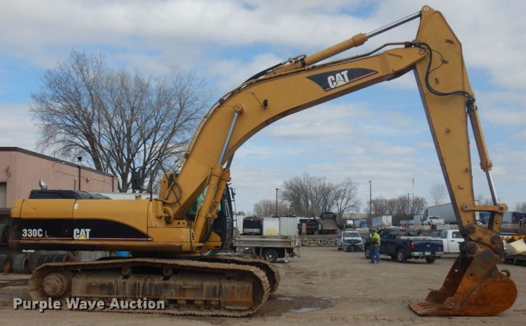 image for item HR9122 2002 Caterpillar 330C L  excavator