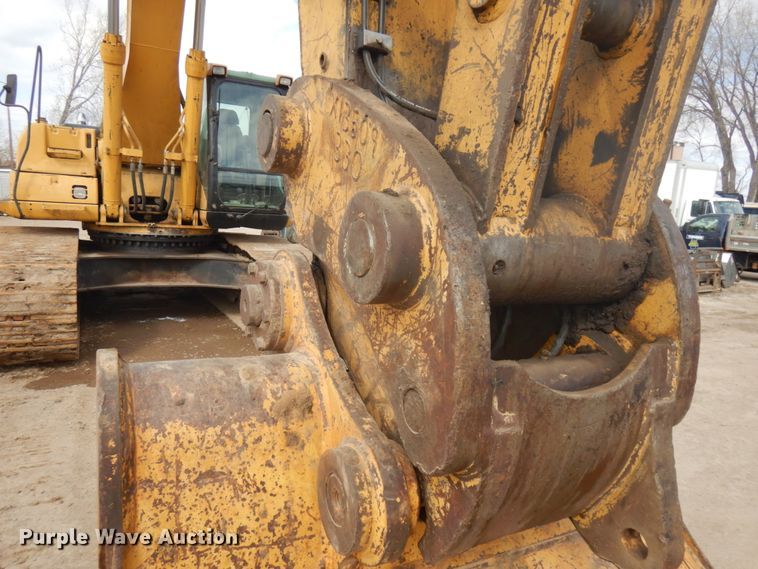 image for item HR9122 2002 Caterpillar 330C L  excavator