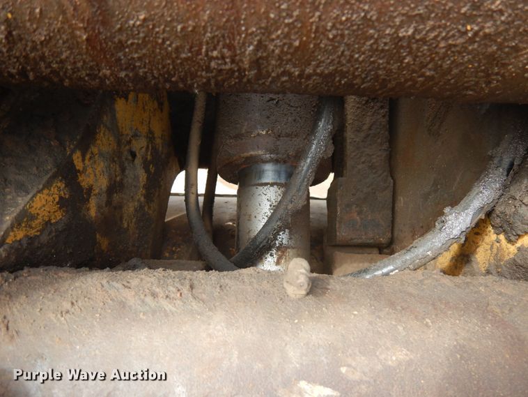 image for item HR9122 2002 Caterpillar 330C L  excavator