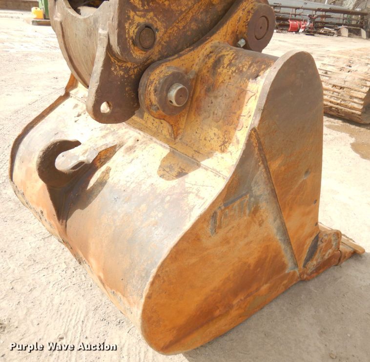 image for item HR9122 2002 Caterpillar 330C L  excavator