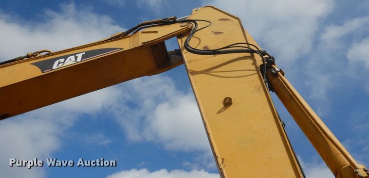 image for item HR9122 2002 Caterpillar 330C L  excavator