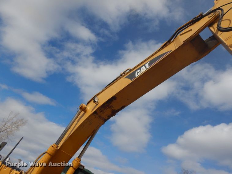 image for item HR9122 2002 Caterpillar 330C L  excavator