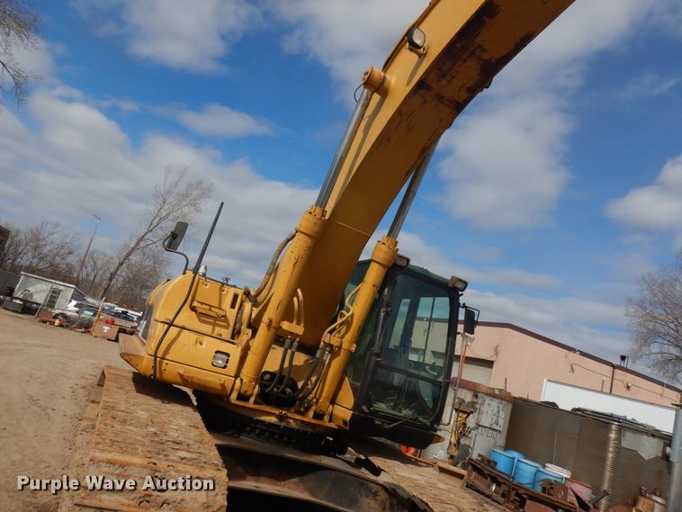 image for item HR9122 2002 Caterpillar 330C L  excavator