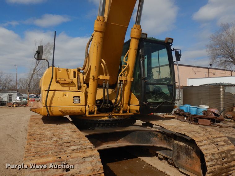 image for item HR9122 2002 Caterpillar 330C L  excavator