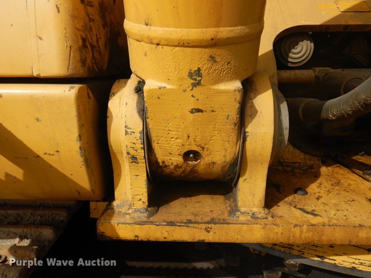 image for item HR9122 2002 Caterpillar 330C L  excavator