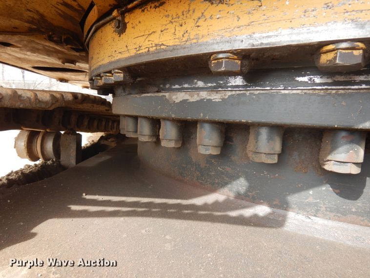 image for item HR9122 2002 Caterpillar 330C L  excavator