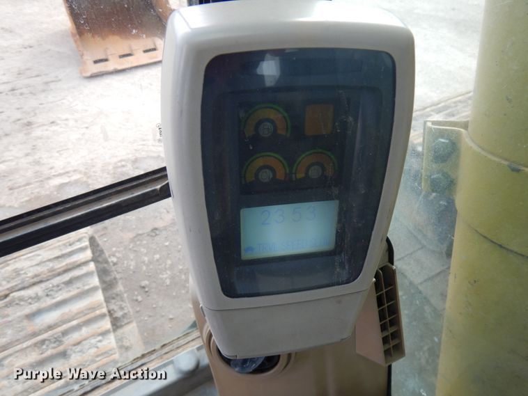 image for item HR9122 2002 Caterpillar 330C L  excavator