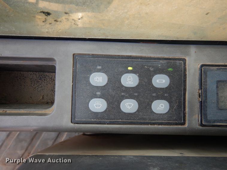 image for item HR9122 2002 Caterpillar 330C L  excavator