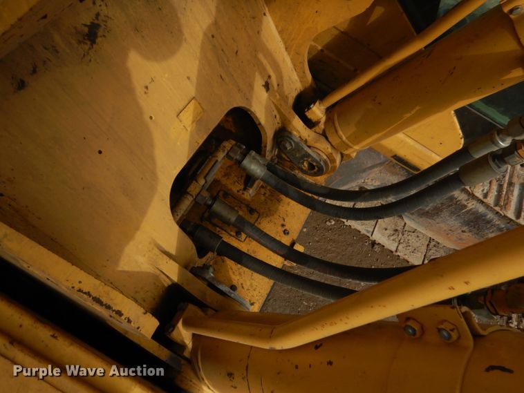 image for item HR9122 2002 Caterpillar 330C L  excavator