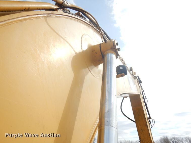 image for item HR9122 2002 Caterpillar 330C L  excavator