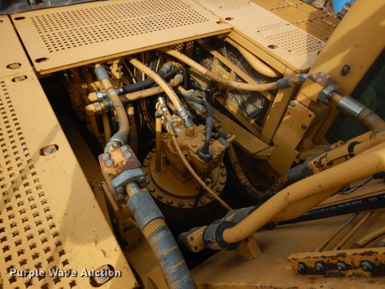 image for item HR9122 2002 Caterpillar 330C L  excavator