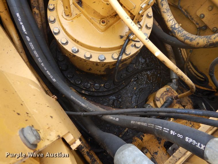 image for item HR9122 2002 Caterpillar 330C L  excavator