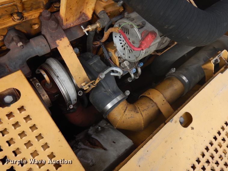 image for item HR9122 2002 Caterpillar 330C L  excavator