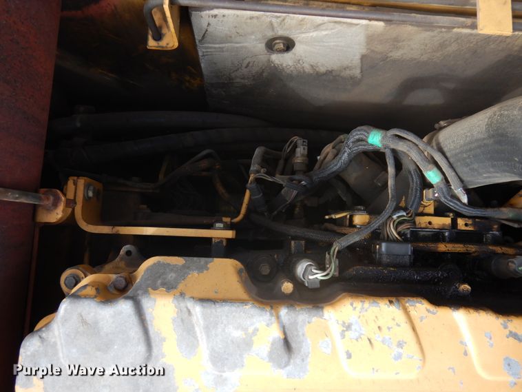 image for item HR9122 2002 Caterpillar 330C L  excavator