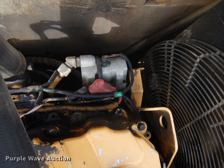 image for item HR9122 2002 Caterpillar 330C L  excavator