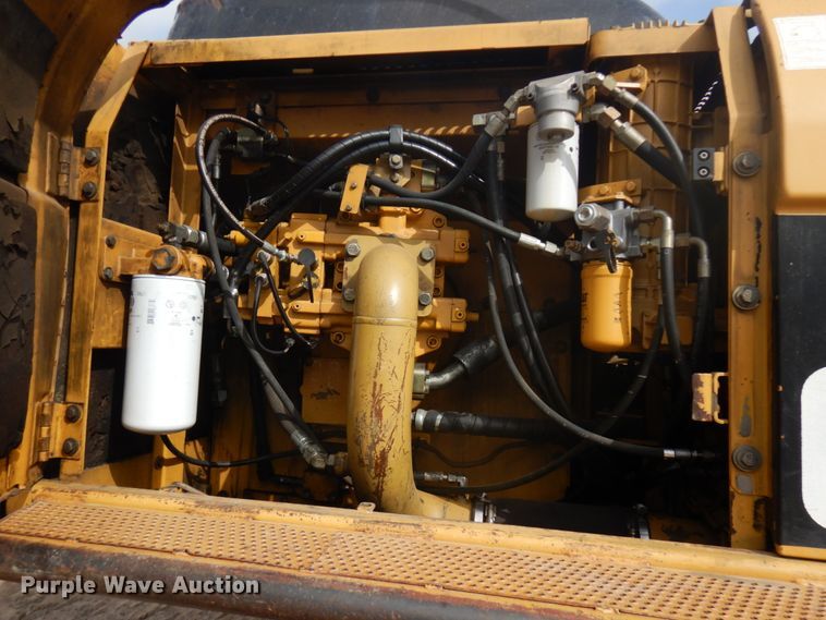 image for item HR9122 2002 Caterpillar 330C L  excavator