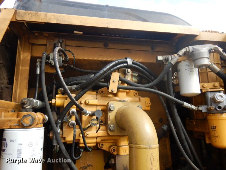 image for item HR9122 2002 Caterpillar 330C L  excavator