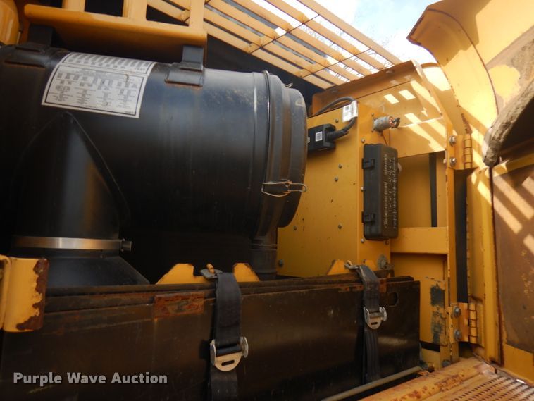 image for item HR9122 2002 Caterpillar 330C L  excavator