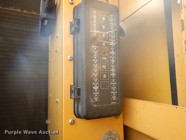 image for item HR9122 2002 Caterpillar 330C L  excavator