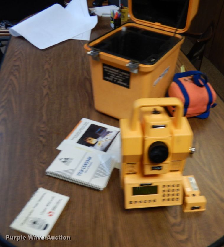 image for item HR9123 Spectra Physics Constructor DC600 total station