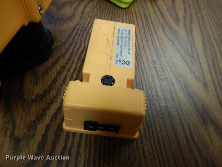 image for item HR9123 Spectra Physics Constructor DC600 total station