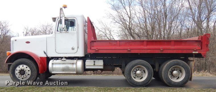 image for item HR9139 1992 Peterbilt 379  dump truck