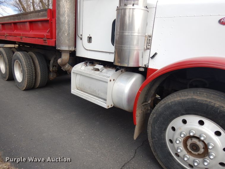 image for item HR9139 1992 Peterbilt 379  dump truck