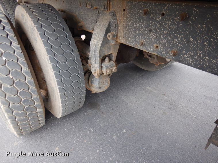 image for item HR9139 1992 Peterbilt 379  dump truck