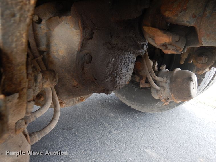 image for item HR9139 1992 Peterbilt 379  dump truck