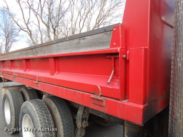 image for item HR9139 1992 Peterbilt 379  dump truck