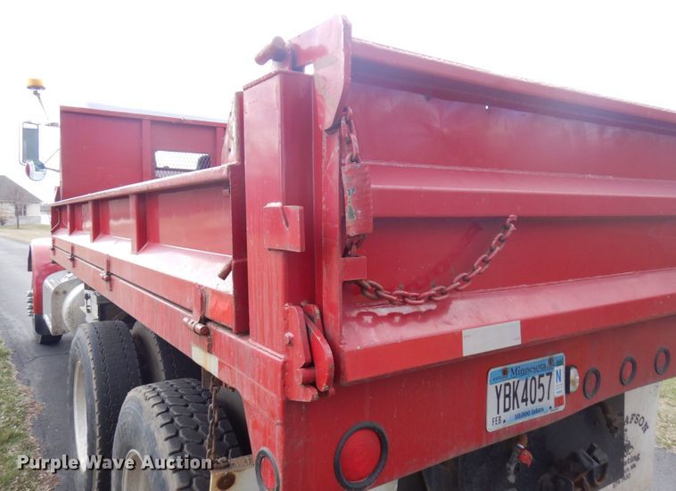 image for item HR9139 1992 Peterbilt 379  dump truck