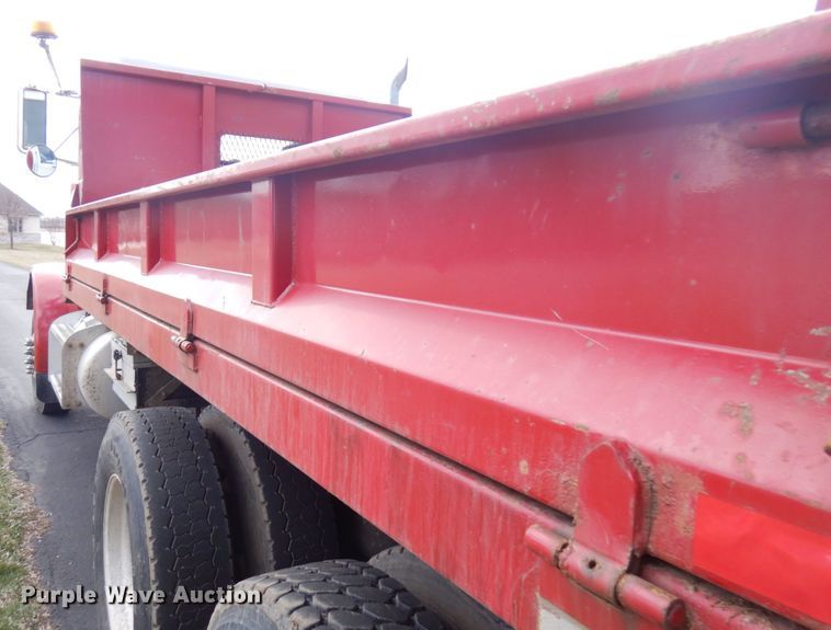 image for item HR9139 1992 Peterbilt 379  dump truck