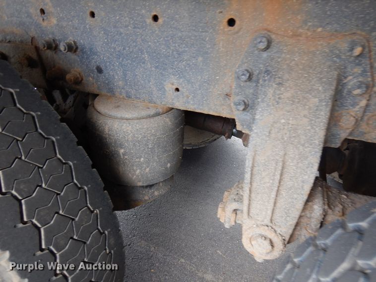 image for item HR9139 1992 Peterbilt 379  dump truck