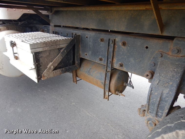 image for item HR9139 1992 Peterbilt 379  dump truck