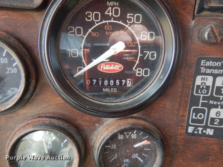 image for item HR9139 1992 Peterbilt 379  dump truck