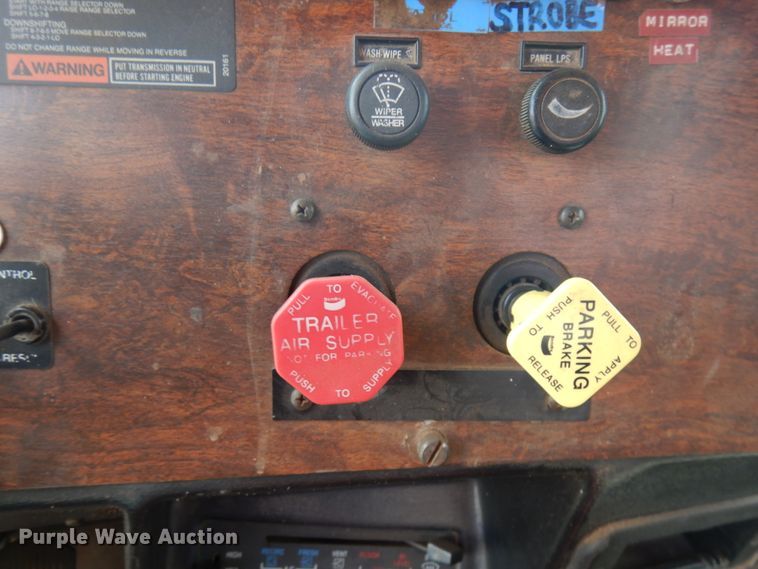 image for item HR9139 1992 Peterbilt 379  dump truck