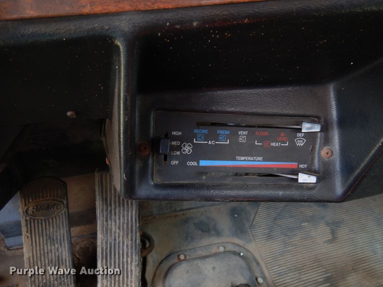 image for item HR9139 1992 Peterbilt 379  dump truck