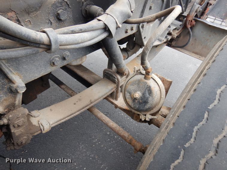 image for item HR9139 1992 Peterbilt 379  dump truck