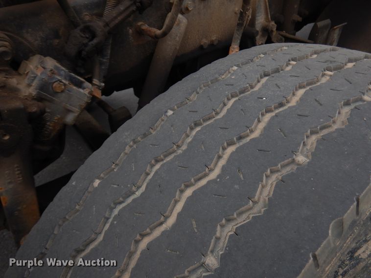 image for item HR9139 1992 Peterbilt 379  dump truck