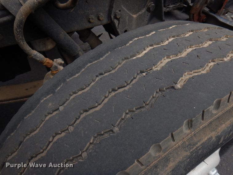 image for item HR9139 1992 Peterbilt 379  dump truck