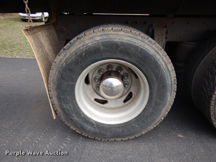 image for item HR9139 1992 Peterbilt 379  dump truck