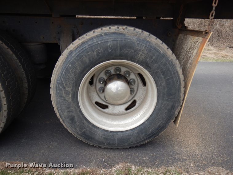 image for item HR9139 1992 Peterbilt 379  dump truck