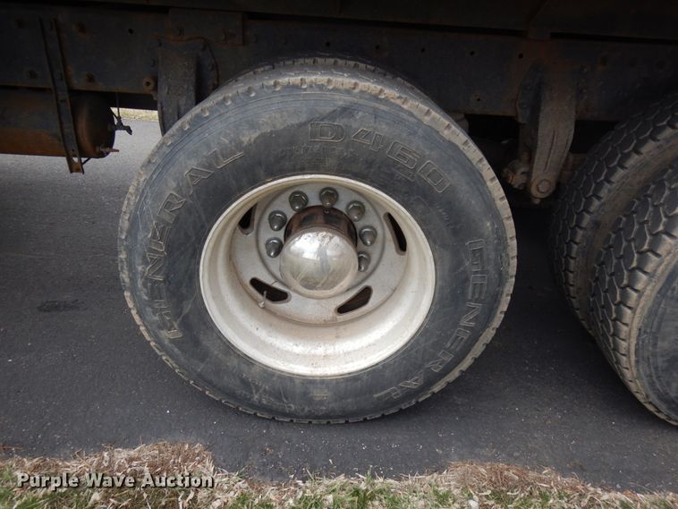 image for item HR9139 1992 Peterbilt 379  dump truck