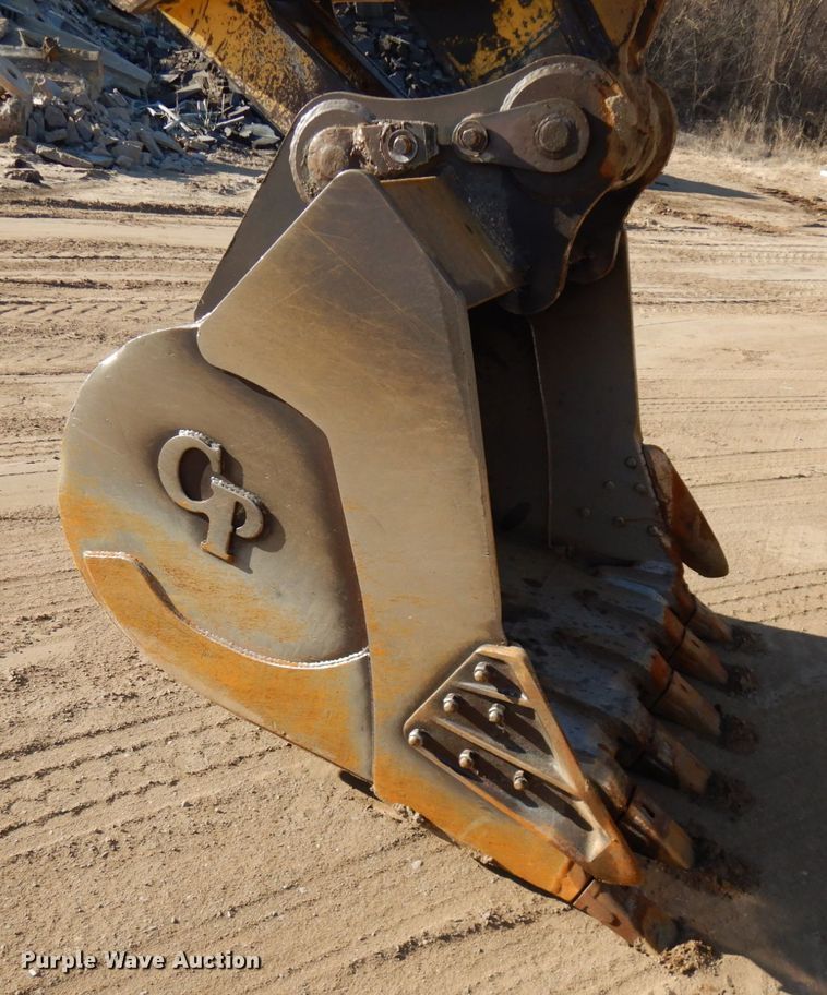 image for item HR9145 New Holland EC350  excavator